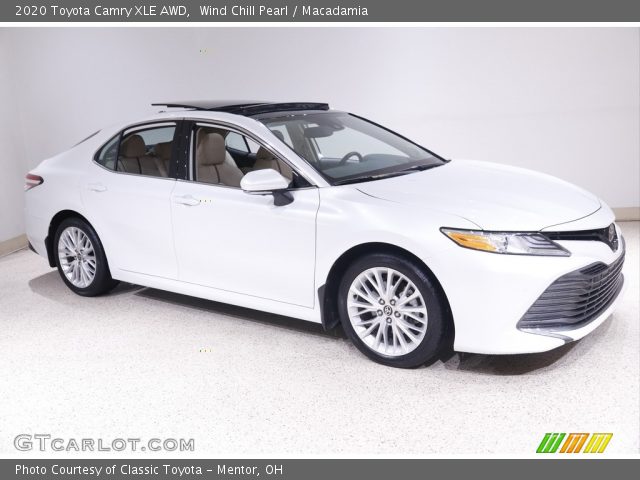 2020 Toyota Camry XLE AWD in Wind Chill Pearl