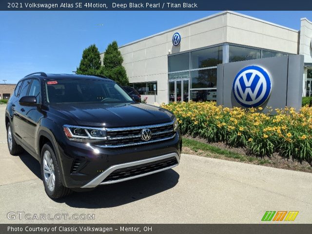 2021 Volkswagen Atlas SE 4Motion in Deep Black Pearl