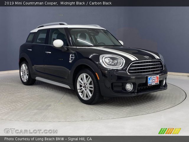 2019 Mini Countryman Cooper in Midnight Black