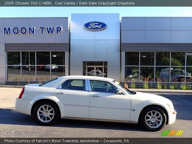 2005 Chrysler 300 C HEMI in Cool Vanilla