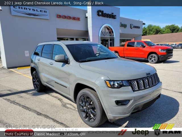 2021 Jeep Grand Cherokee Laredo 4x4 in Sting-Gray