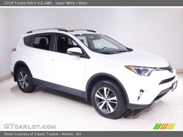 2018 Toyota RAV4 XLE AWD in Super White