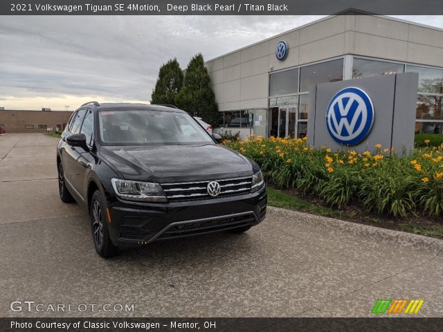 2021 Volkswagen Tiguan SE 4Motion in Deep Black Pearl