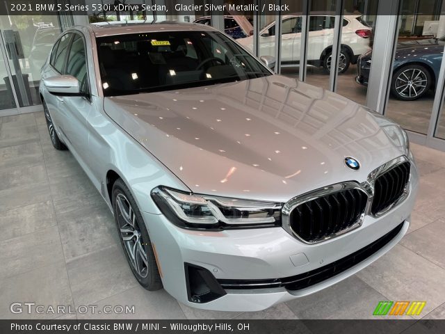 2021 BMW 5 Series 530i xDrive Sedan in Glacier Silver Metallic