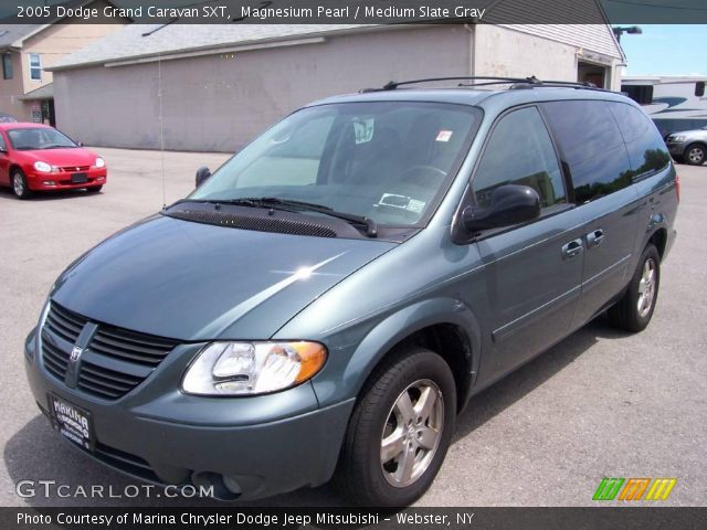 2005 Dodge Grand Caravan SXT in Magnesium Pearl