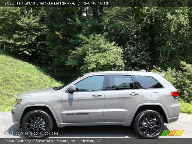 2021 Jeep Grand Cherokee Laredo 4x4 in Sting-Gray