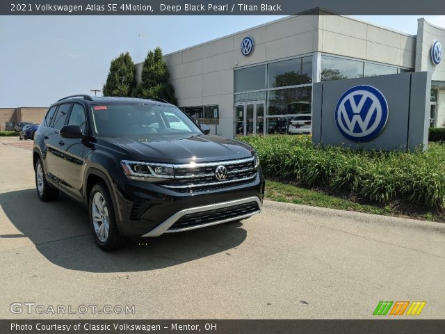 2021 Volkswagen Atlas SE 4Motion in Deep Black Pearl