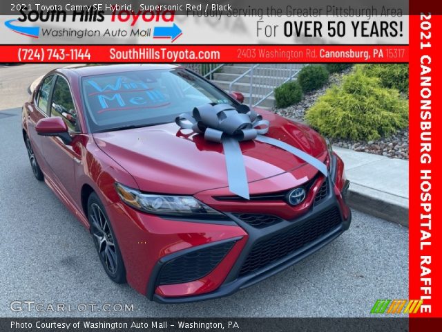 2021 Toyota Camry SE Hybrid in Supersonic Red