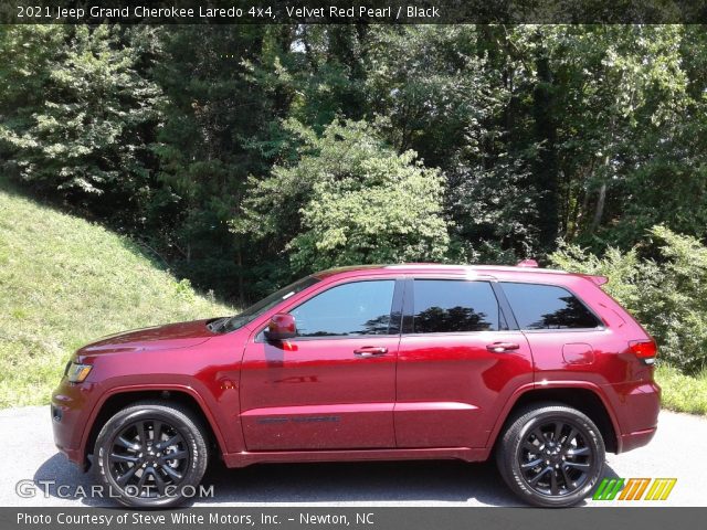 2021 Jeep Grand Cherokee Laredo 4x4 in Velvet Red Pearl