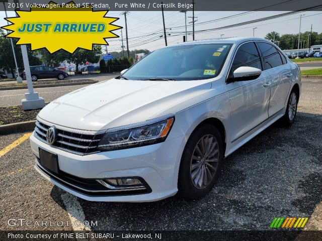 2016 Volkswagen Passat SE Sedan in Pure White