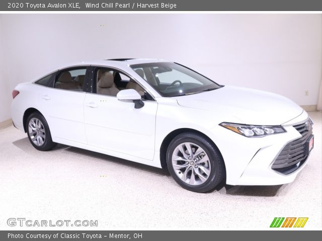 2020 Toyota Avalon XLE in Wind Chill Pearl