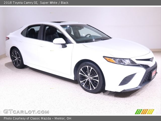 2018 Toyota Camry SE in Super White