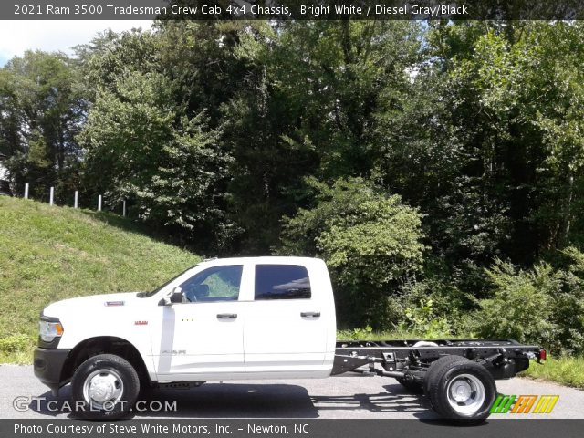 2021 Ram 3500 Tradesman Crew Cab 4x4 Chassis in Bright White