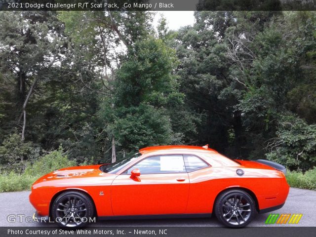 2021 Dodge Challenger R/T Scat Pack in Go Mango