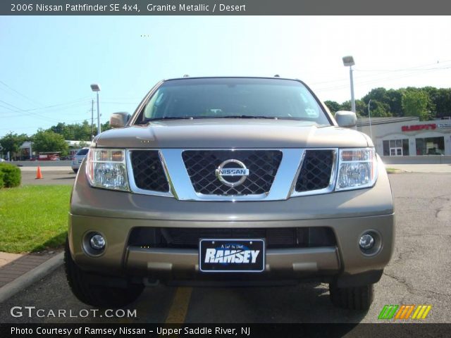 2006 Nissan Pathfinder SE 4x4 in Granite Metallic