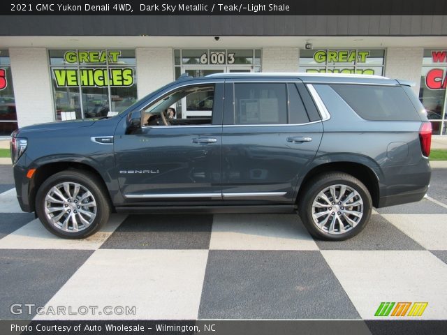 2021 GMC Yukon Denali 4WD in Dark Sky Metallic