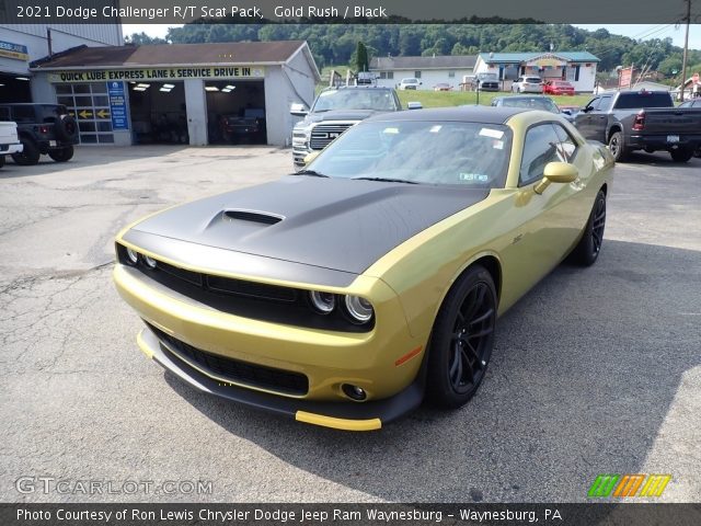2021 Dodge Challenger R/T Scat Pack in Gold Rush