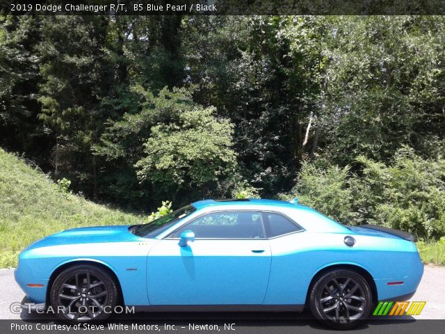 2019 Dodge Challenger R/T in B5 Blue Pearl