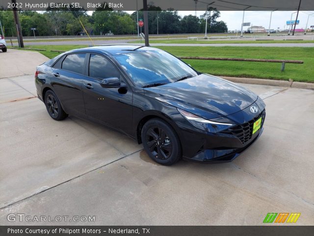 2022 Hyundai Elantra SEL in Black