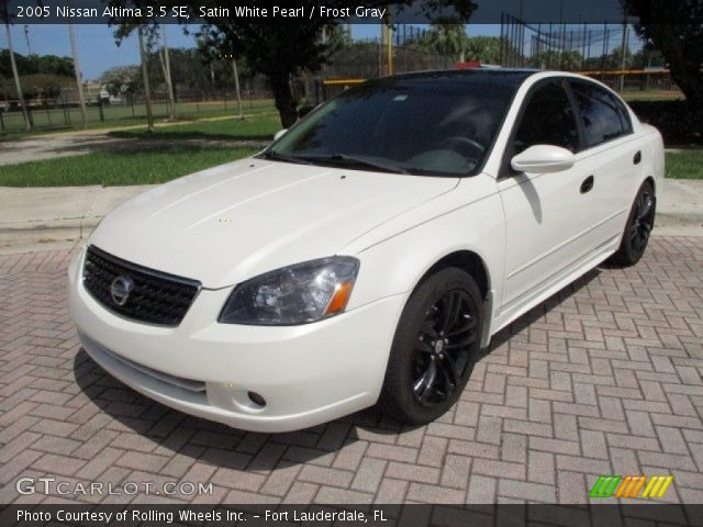 2005 Nissan Altima 3.5 SE in Satin White Pearl