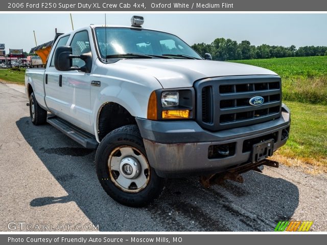 2006 Ford F250 Super Duty XL Crew Cab 4x4 in Oxford White