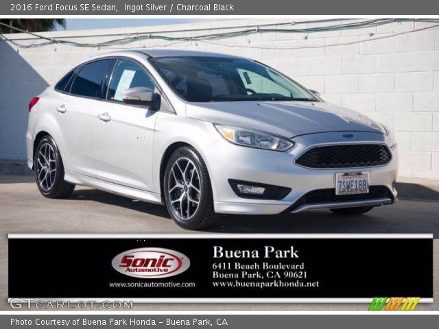 2016 Ford Focus SE Sedan in Ingot Silver