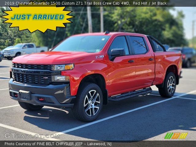 2019 Chevrolet Silverado 1500 Custom Z71 Trail Boss Crew Cab 4WD in Red Hot