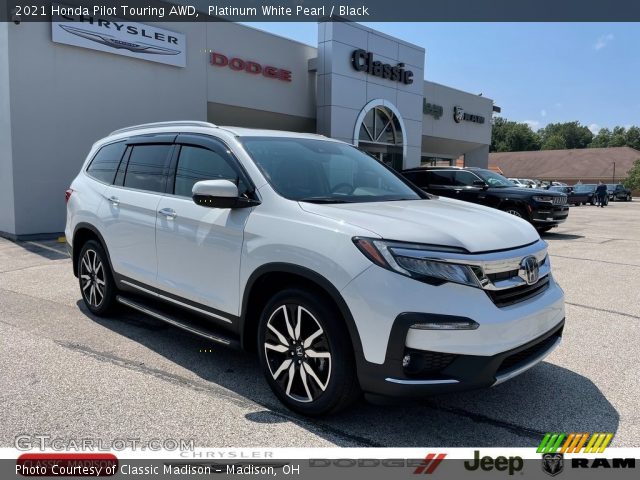 2021 Honda Pilot Touring AWD in Platinum White Pearl