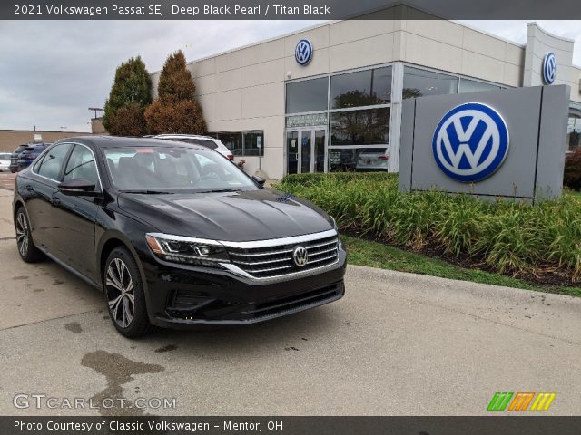2021 Volkswagen Passat SE in Deep Black Pearl