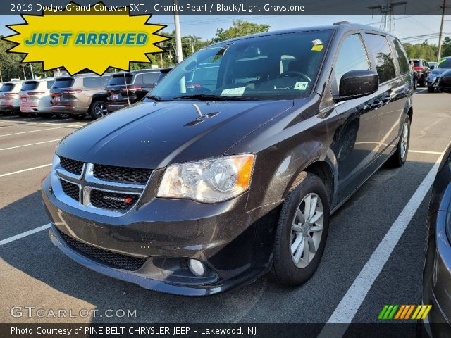 2019 Dodge Grand Caravan SXT in Granite Pearl