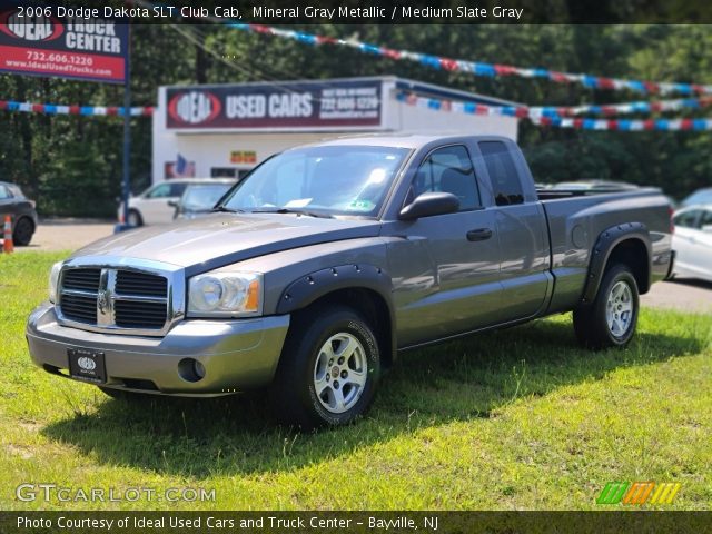 2006 Dodge Dakota SLT Club Cab in Mineral Gray Metallic