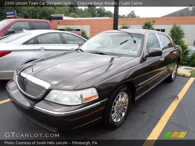 2006 Lincoln Town Car Designer Series in Charcoal Beige Metallic