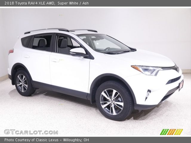 2018 Toyota RAV4 XLE AWD in Super White