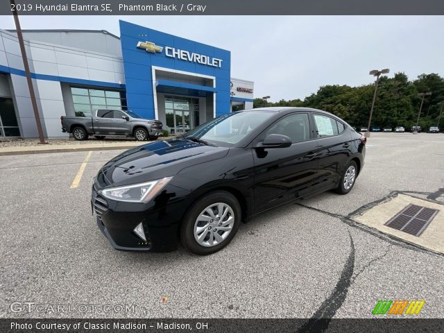 2019 Hyundai Elantra SE in Phantom Black