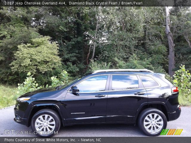 2017 Jeep Cherokee Overland 4x4 in Diamond Black Crystal Pearl