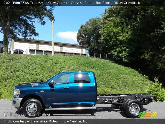 2021 Ram 3500 Tradesman Crew Cab 4x4 Chassis in Patriot Blue Pearl