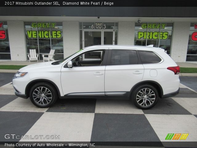 2017 Mitsubishi Outlander SEL in Diamond White Pearl