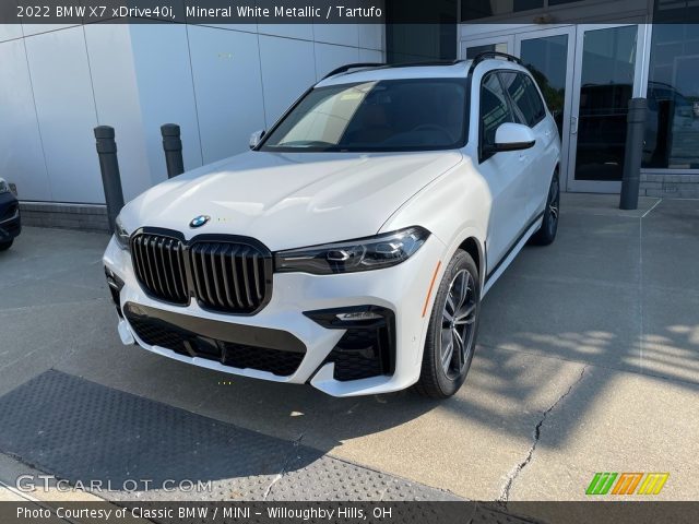 2022 BMW X7 xDrive40i in Mineral White Metallic