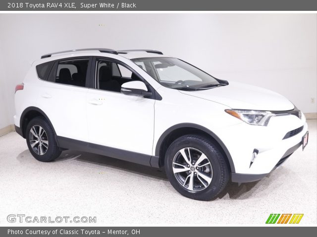 2018 Toyota RAV4 XLE in Super White