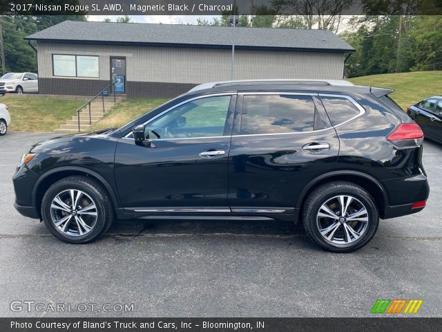 2017 Nissan Rogue SL AWD in Magnetic Black