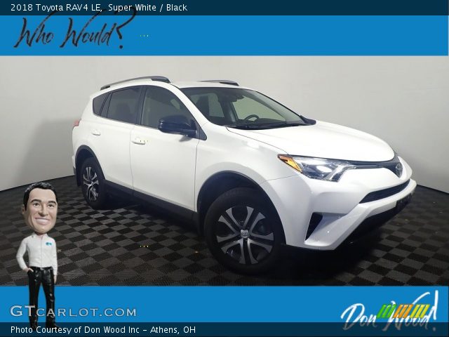 2018 Toyota RAV4 LE in Super White