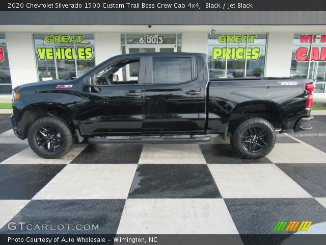 2020 Chevrolet Silverado 1500 Custom Trail Boss Crew Cab 4x4 in Black