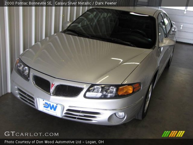 2000 Pontiac Bonneville SE in Galaxy Silver Metallic