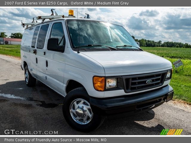 2007 Ford E Series Van E250 Cargo in Oxford White