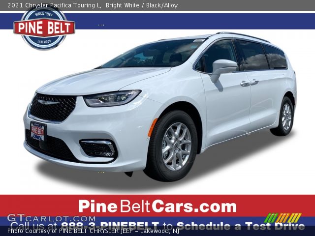 2021 Chrysler Pacifica Touring L in Bright White