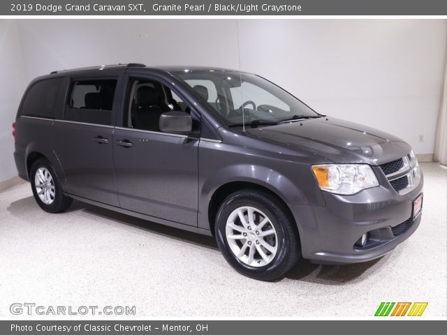 2019 Dodge Grand Caravan SXT in Granite Pearl