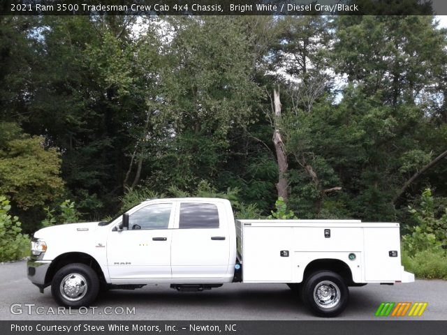2021 Ram 3500 Tradesman Crew Cab 4x4 Chassis in Bright White