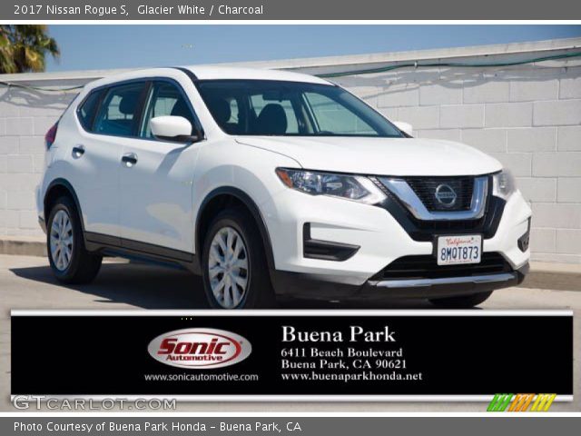 2017 Nissan Rogue S in Glacier White