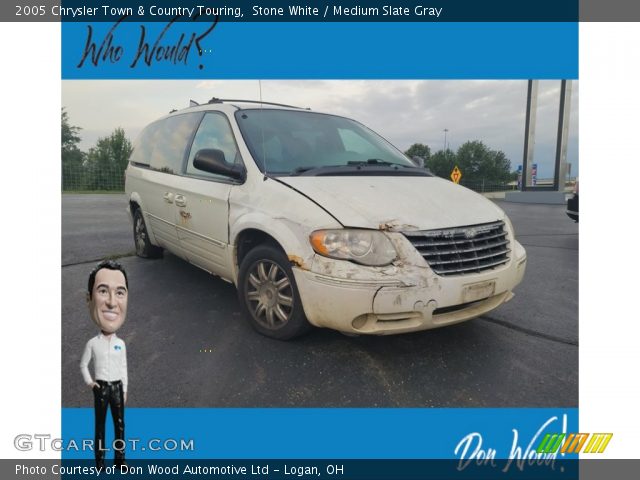 2005 Chrysler Town & Country Touring in Stone White