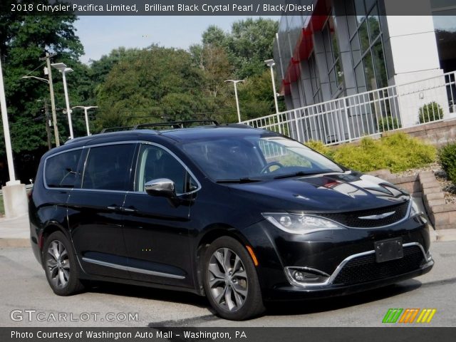 2018 Chrysler Pacifica Limited in Brilliant Black Crystal Pearl